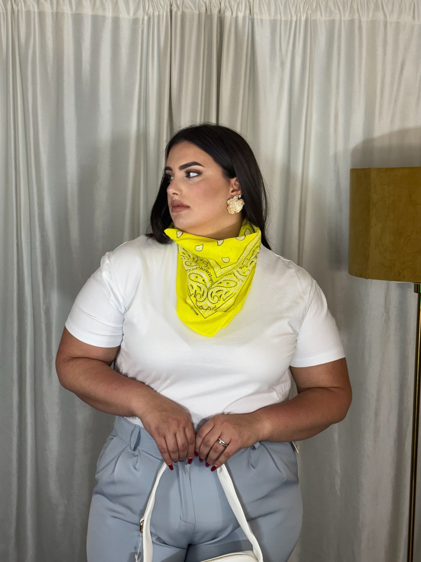 T-shirt + bandana gialla